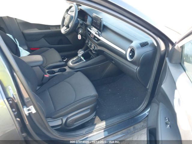 3KPF24AD6PE555646 KIA Forte Lxs