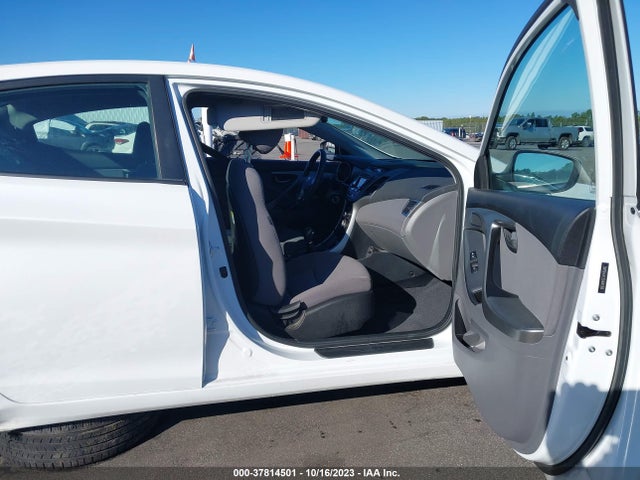 2016 HYUNDAI ELANTRA SE VIN: 5NPDH4AE2GH661098