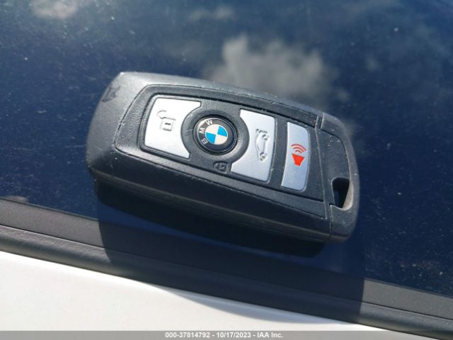 WBA8A3C55JA489562 BMW 3 Series 320i Xdrive