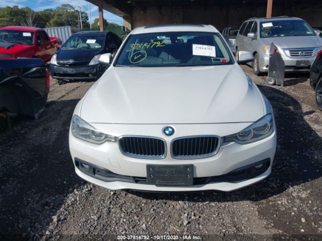 WBA8A3C55JA489562 BMW 3 Series 320i Xdrive