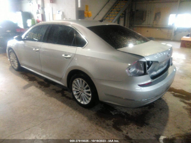 1VWBT7A37HC085220 Volkswagen Passat 1.8t Se