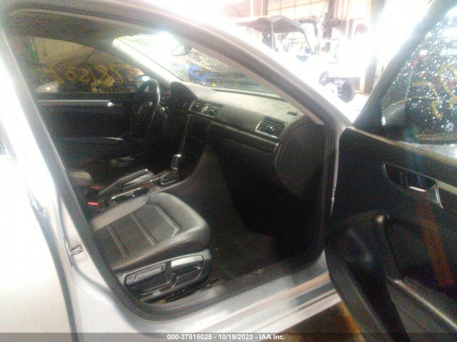 1VWBT7A37HC085220 Volkswagen Passat 1.8t Se