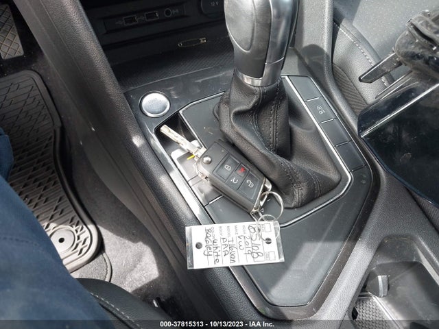 3VV3B7AX6KM076917 Volkswagen Tiguan Sel