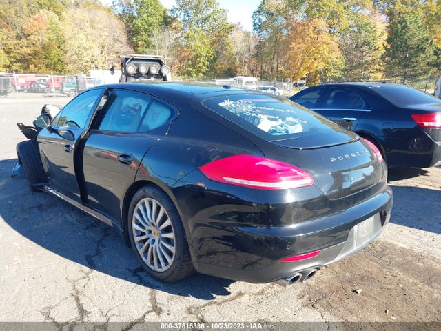 2016 PORSCHE PANAMERA WP0AA2A75GL000481 Photo 2