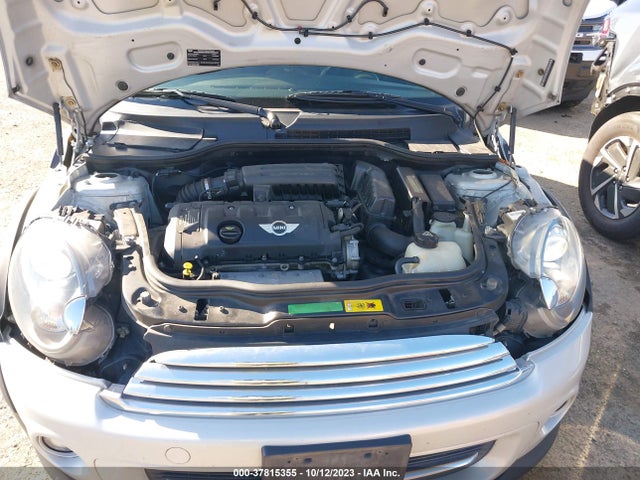 2011 MINI COOPER CLUBMAN WMWZF3C56BTY00766 Photo 9