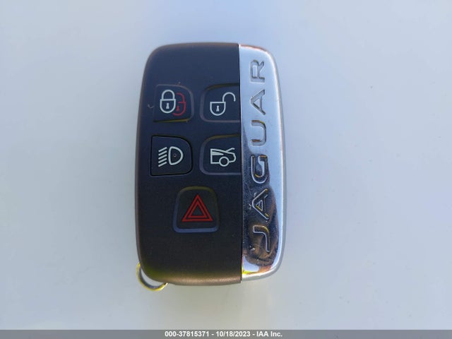 2017 JAGUAR XE SAJAF4BV6HA958571 Photo 10