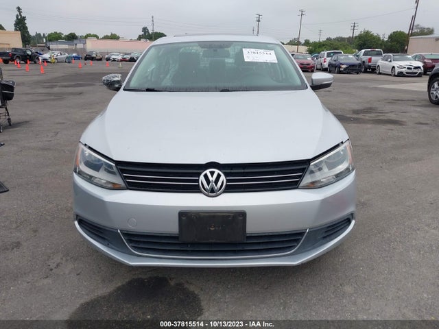 3VWD17AJ5EM440909 Volkswagen Jetta Sedan Se