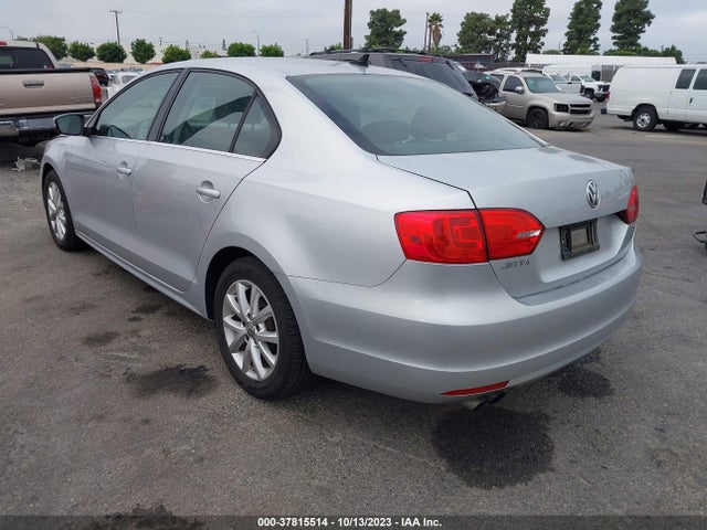 3VWD17AJ5EM440909 Volkswagen Jetta Sedan Se