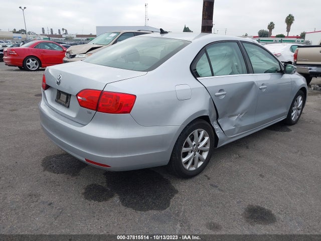 3VWD17AJ5EM440909 Volkswagen Jetta Sedan Se