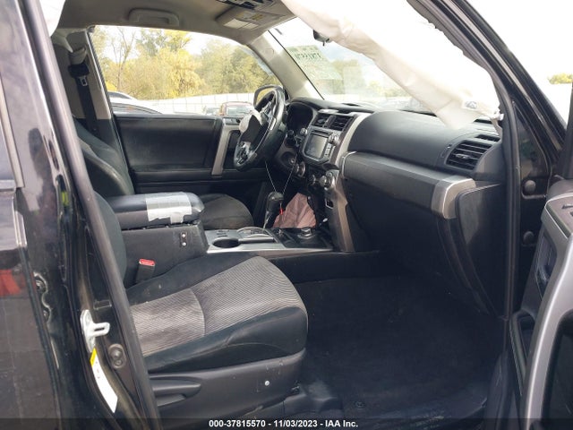 Toyota 4RUNNER SR5 2014 JTEBU5JR2E5168610 Image 5