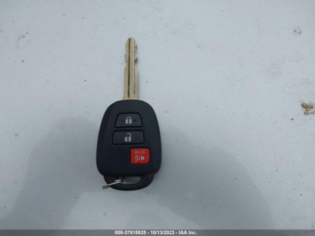 JTKKUPB44E1040369 Scion XD