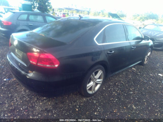 1VWBT7A39EC054286 Volkswagen Passat Se W/sunroof