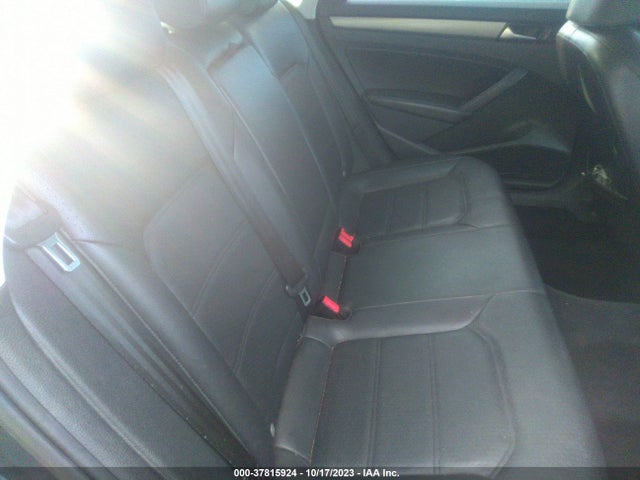 1VWBT7A39EC054286 Volkswagen Passat Se W/sunroof