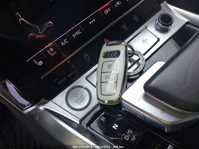 WA1LAAGE5KB024717 Audi E-tron Premium Plus