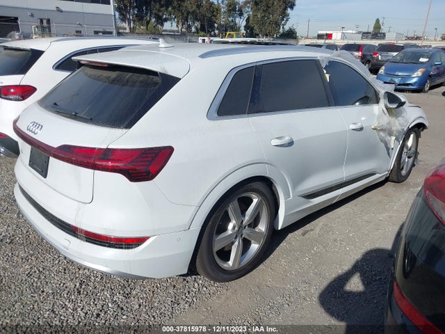 WA1LAAGE5KB024717 Audi E-tron Premium Plus