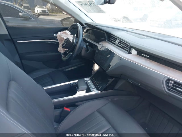 WA1LAAGE5KB024717 Audi E-tron Premium Plus