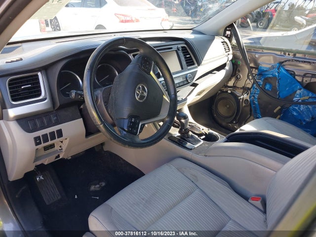 2016 TOYOTA HIGHLANDER LE PLUS V6 VIN: 5TDZKRFH2GS180155