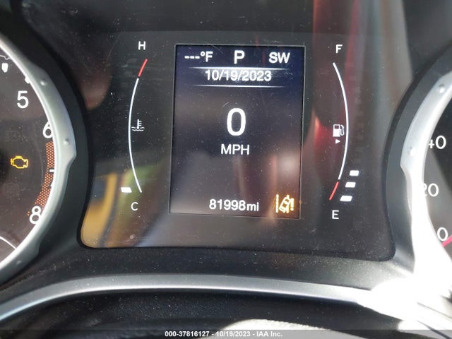 2018 JEEP COMPASS LATITUDE VIN: 3C4NJDBB8JT261311