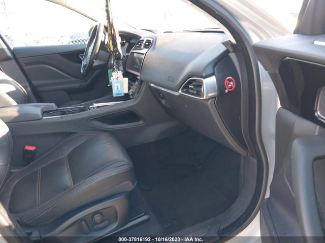 2017 JAGUAR F-PACE SADCK2BN8HA095073 Photo 4