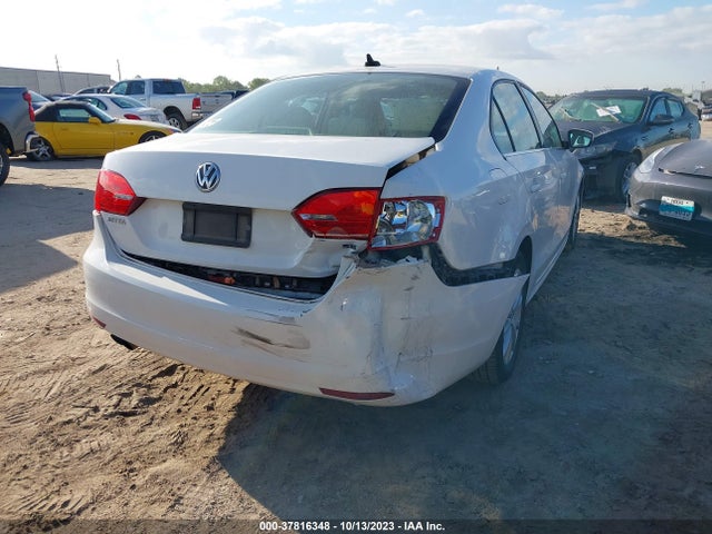 3VWD17AJ7EM354534 Volkswagen Jetta Sedan Se
