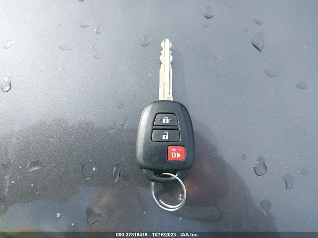Toyota RAV4 LE 2017 JTMZFREV3HJ701894 Image 11