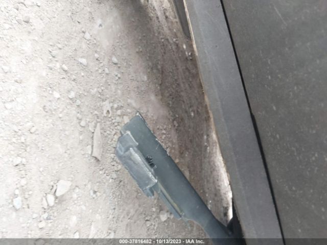 5XYKTCA6XFG652986 KIA SORENTO LX