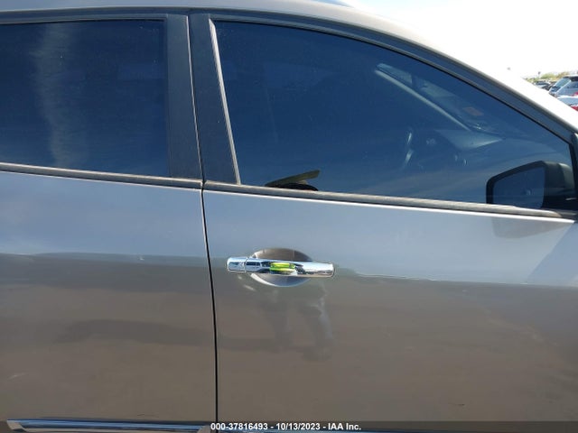 2015 NISSAN ROGUE SELECT S VIN: JN8AS5MT1FW152198