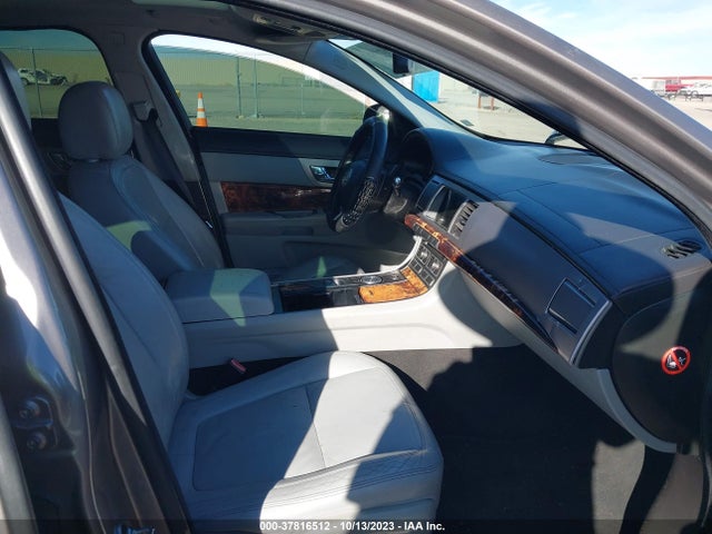 2009 JAGUAR XF SAJWA05B09HR16999 Photo 4