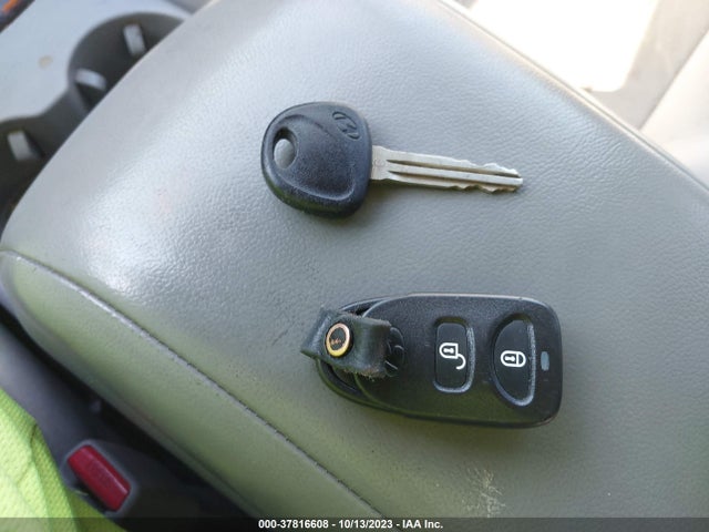 2007 HYUNDAI SANTA FE GLS VIN: 5NMSG73D67H083634