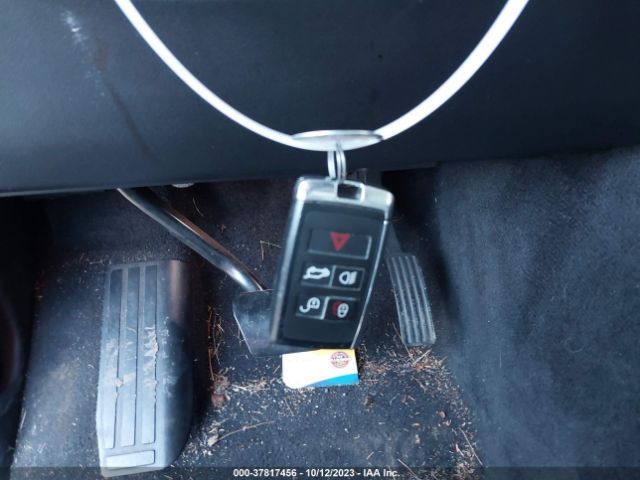 SALRT2RV9JA068990 Land Rover Discovery Hse Luxury