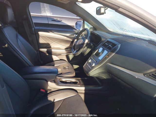 5LMCJ1C97GUJ18343 Lincoln Mkc Premier