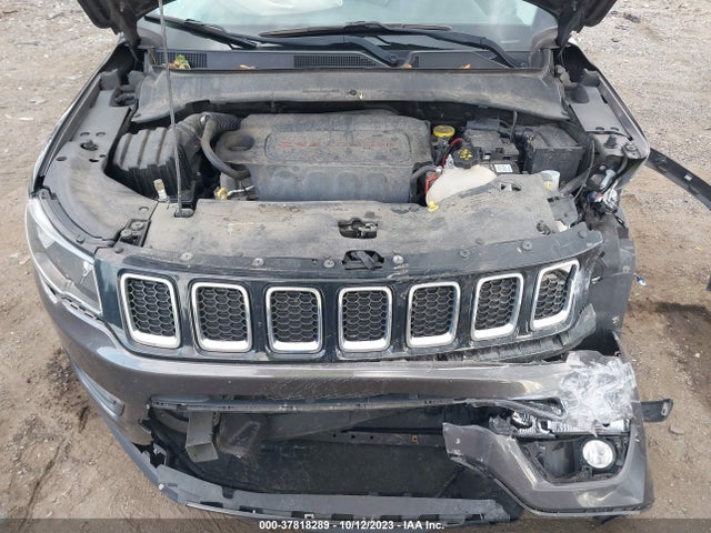3C4NJDBB9JT176834 Jeep Compass Latitude 4x4