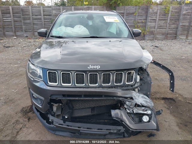 3C4NJDBB9JT176834 Jeep Compass Latitude 4x4