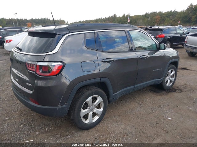 3C4NJDBB9JT176834 Jeep Compass Latitude 4x4
