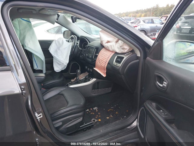 3C4NJDBB9JT176834 Jeep Compass Latitude 4x4
