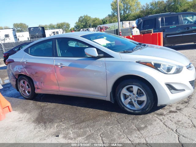 2015 HYUNDAI ELANTRA SE VIN: 5NPDH4AE6FH558331