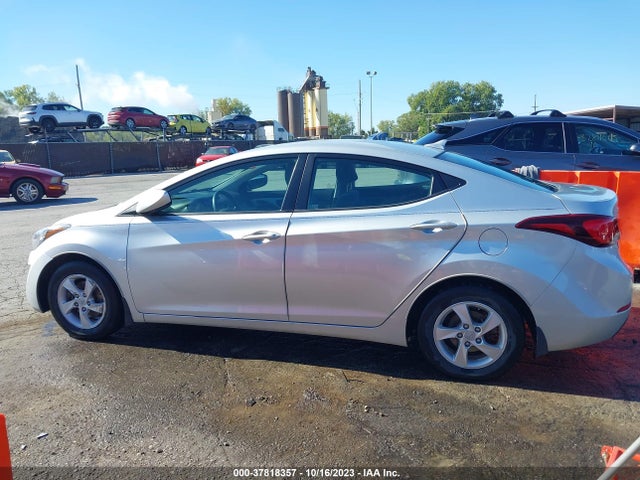 2015 HYUNDAI ELANTRA SE VIN: 5NPDH4AE6FH558331