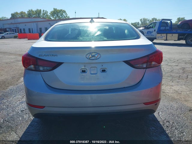 2015 HYUNDAI ELANTRA SE VIN: 5NPDH4AE6FH558331