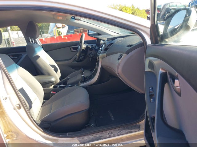 2015 HYUNDAI ELANTRA SE VIN: 5NPDH4AE6FH558331