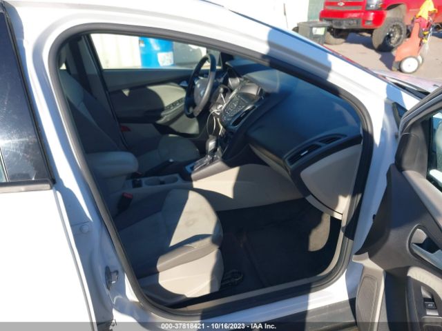 1FADP3F22EL238340 Ford FOCUS SE
