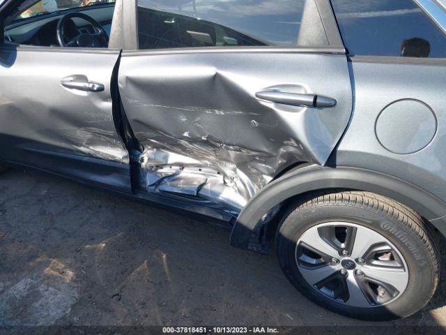 KNDCC3LC1H5067958 KIA NIRO EX