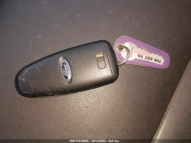 1FMCU0J97HUC92406 Ford Escape Titanium