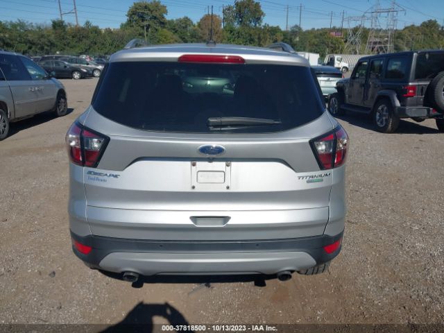 1FMCU0J97HUC92406 Ford Escape Titanium