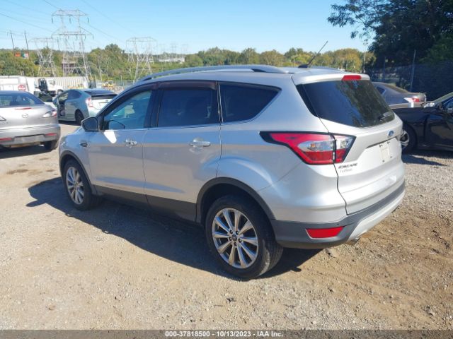 1FMCU0J97HUC92406 Ford Escape Titanium