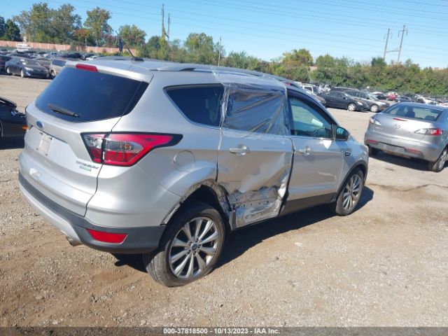 1FMCU0J97HUC92406 Ford Escape Titanium