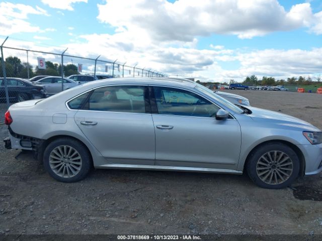 1VWBT7A30HC023027 Volkswagen Passat 1.8t Se