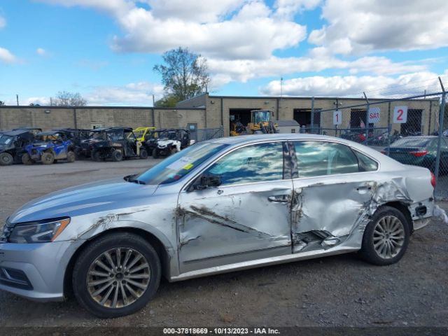 1VWBT7A30HC023027 Volkswagen Passat 1.8t Se