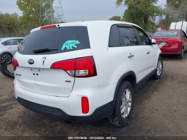 KIA SORENTO LX 2015 5XYKT3A68FG583120 Image 4