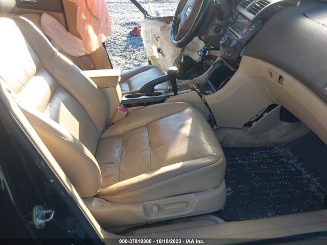 2005 HONDA ACCORD 3.0 EX VIN: 1HGCM66515A008800