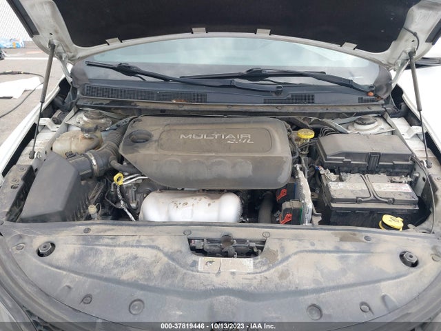 Chrysler 200 S 2015 1C3CCCBB9FN624397 Image 10